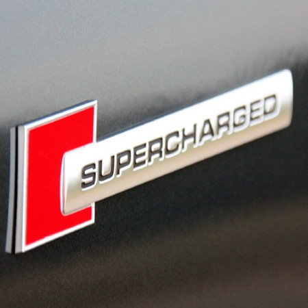 Emblema auto reliefata 3D, 10 x 1 cm, Supercharged
