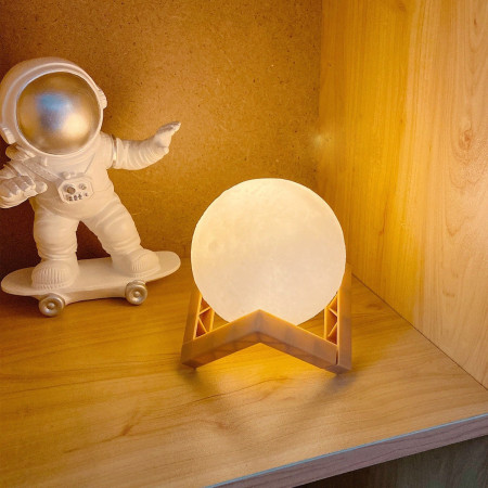 Lampa de veghe in forma de luna 3D Moon Light Alb Rece, alimentare baterii, stand plastic inclus, 8 cm, Flippy