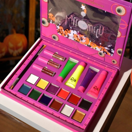 Set Produse de Pictat Fata, KEVIN & COCO, Halloween, 12 culori, 3 Rujuri, 4 Tuburi Vopsea, 25.5 x 20.5 x 2.6 cm, Multicolor