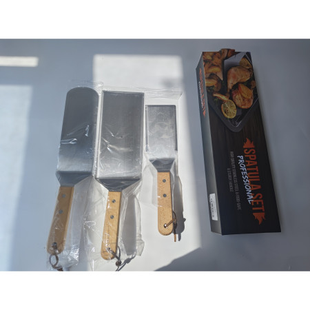 Set 3 spatule pentru gratar Flippy, din metal, margini subtiri, suprafata antiaderenta, rezistente la temperaturi ridicate, maner ergonomic din lemn, 3 forme, agatatoare, gri