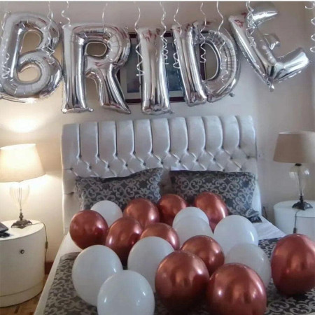 Set Baloane din Folie Metalizata, Flippy, Model Scris Bride, Litere de 40 cm, Tema Iubire, Baloane Party, Ambalaj Individual, Pai Inclus, Umflare cu Aer sau Heliu, Argintiu