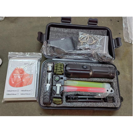 Kit supravietuire multifunctional, Flippy, Instrumente profesionale, Tip Valiza, pentru Camping, Drumetii, Aventuri in aer liber, 130x210 cm, Negru