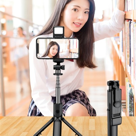 Selfie Stick cu Telecomanda si Lumina LED, 67cm - Techsuit (S03-S) - Black